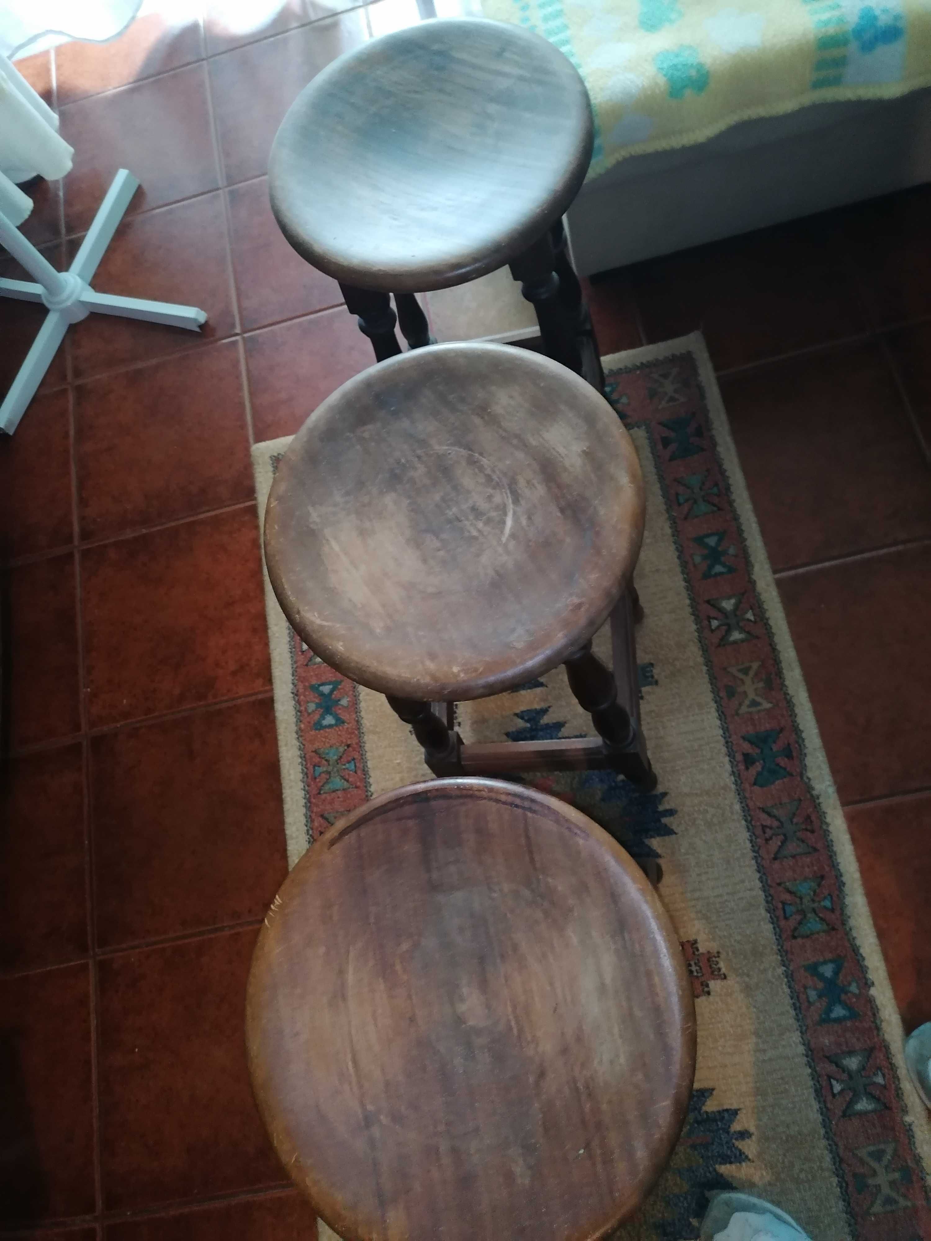 3 cadeiras de bar em madeira antigas