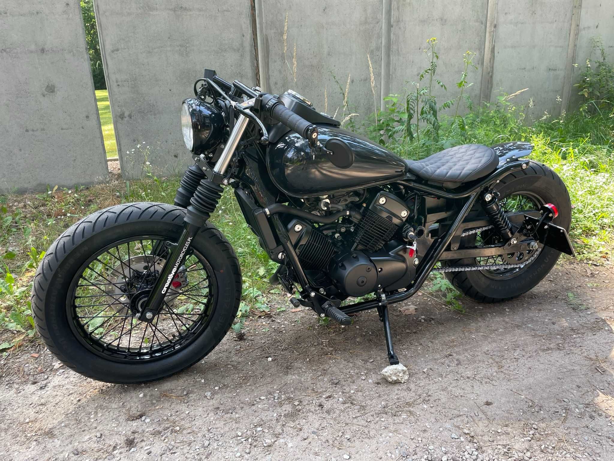 Honda Shadow VT 125 Bobber Custom kat b