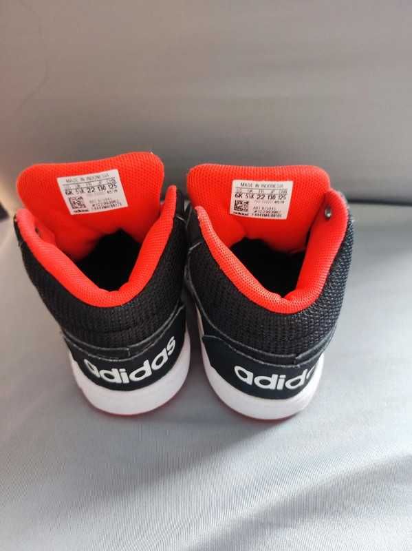 Adidas r 22 Nowe buciki unisex mega wygodne