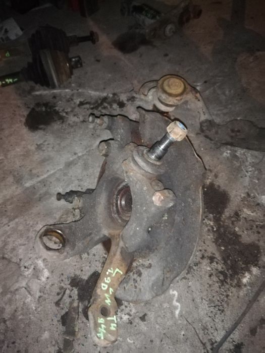 Vwt4 1.9d 94r zwrotnica prawa lewa cena za szt stn bdb oryginał VW