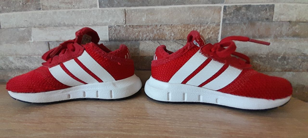 Adidasy czerwone rozmiar 23