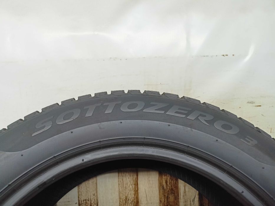 Pirelli SottoZero 3 215/55/17 24r. 94H 2x7,9mm 2x6,7mm (575)