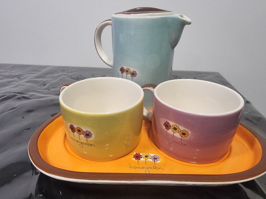 Conjunto chavenas e bule