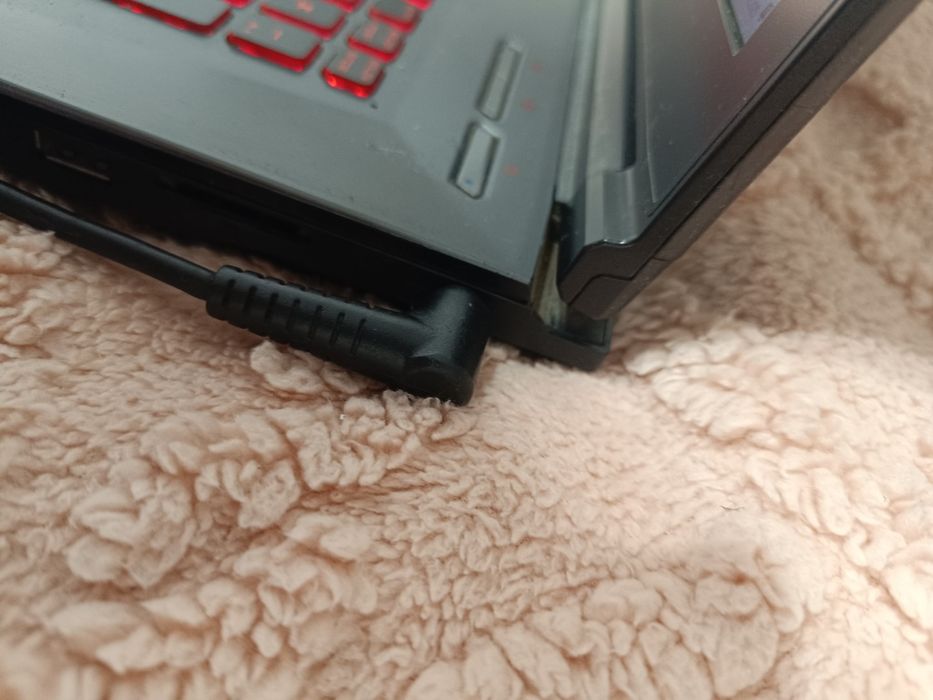 Ігровий ноутбук msi gf72  I7 8750h gtx 1060 6g