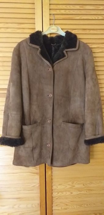 Damski kożuch naturalny w kolorze brązowym