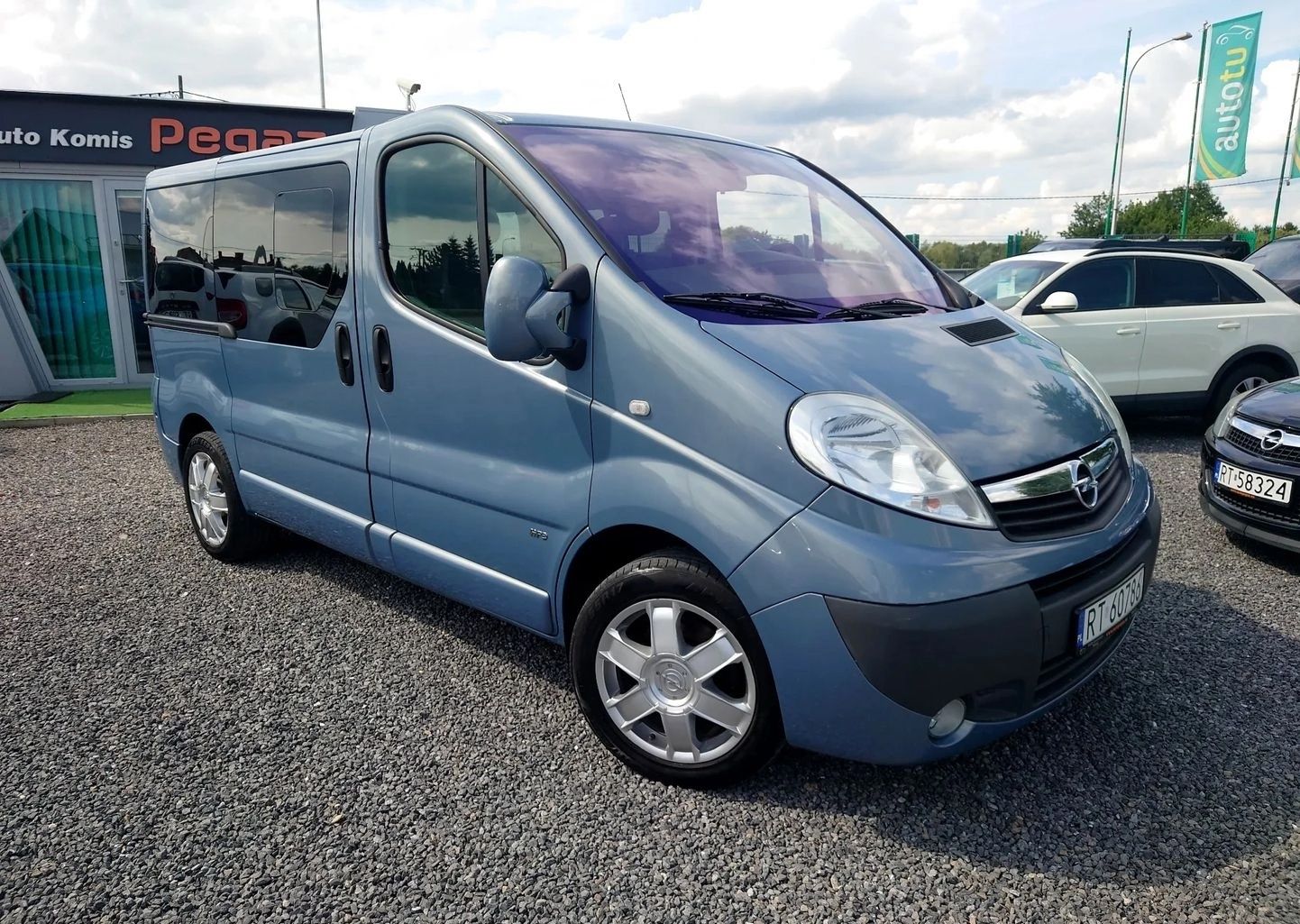 Opel vivaro 2012