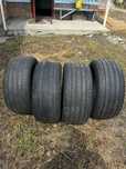 Продам шини MICHELIN 275/40/20.  Ціна 2000грн за одне.