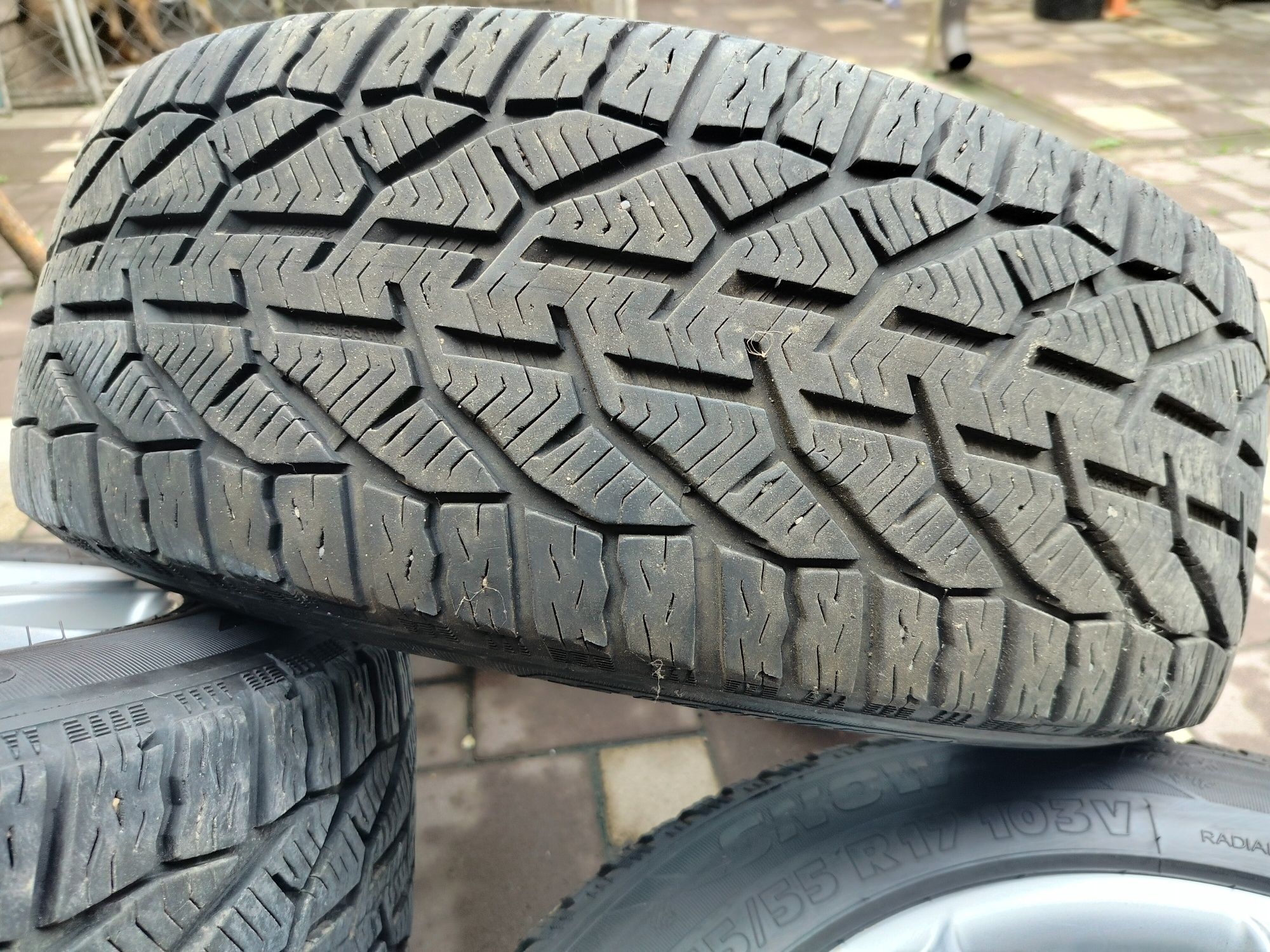 Диски з шинами зима BMW x3 e83 235 55 r17 Kormoran 5х120