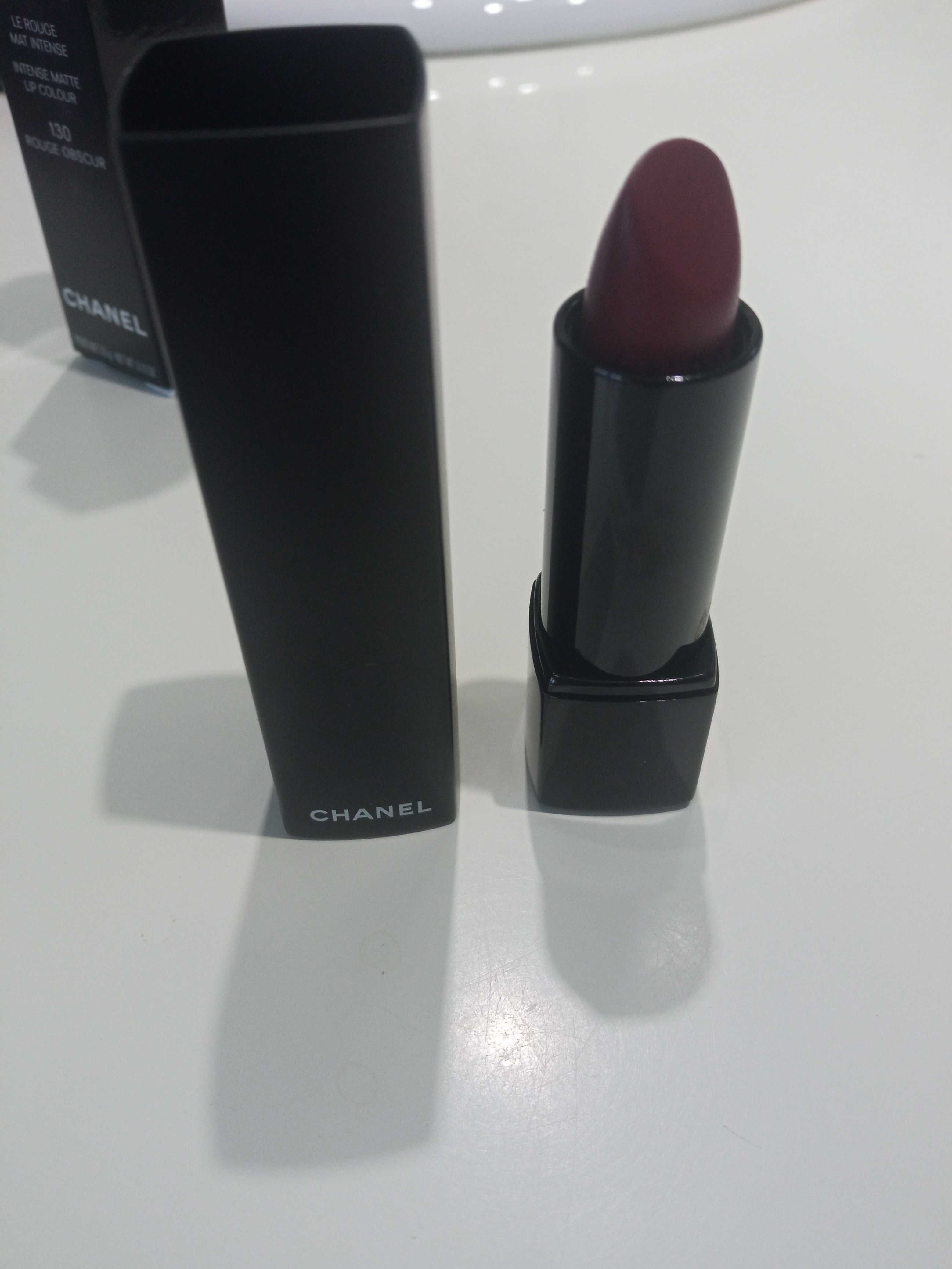 Chanel szminka matująca Rouge Allure Velvet Extreme nr 130