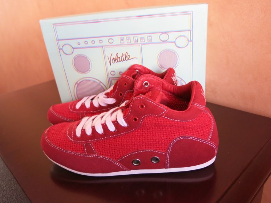 Легкі літні кросівки Volatile, p. 38, замша