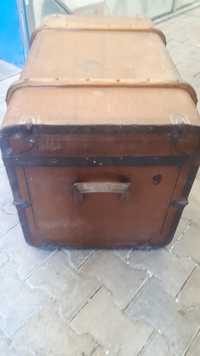 Kufer bielizna zabytkowy