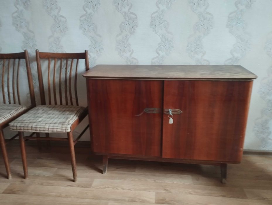 продам чеські стільці, стол, тумбу б/у