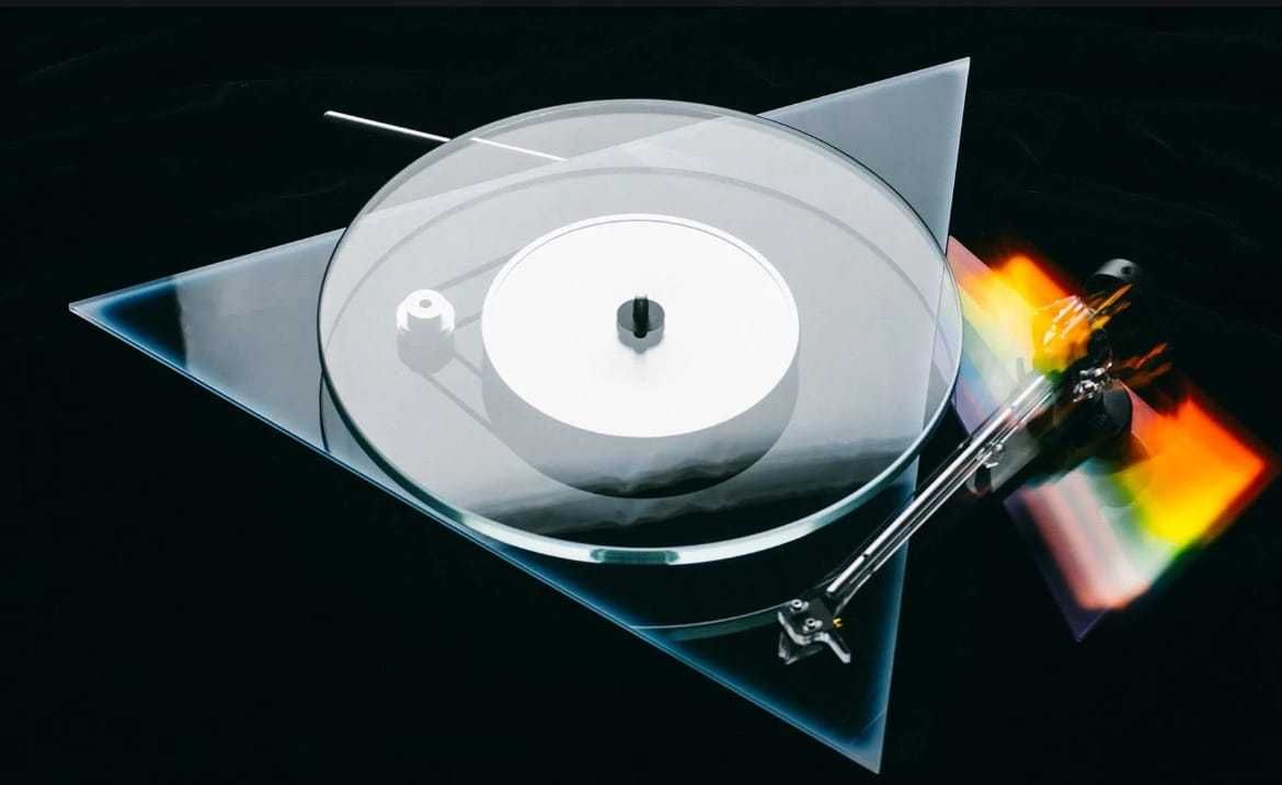 Gramofon  Pro-Ject The Dark Side Of The Moon Special Edition Turntable