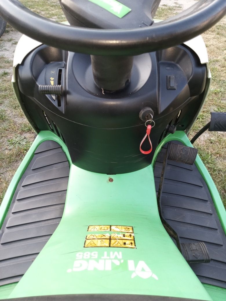 Traktorek Viking MT 585