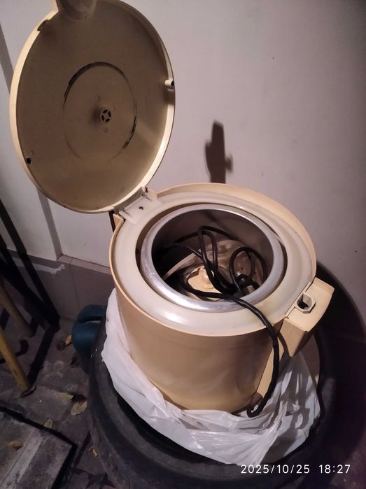 Центрифуга для отжима белья.