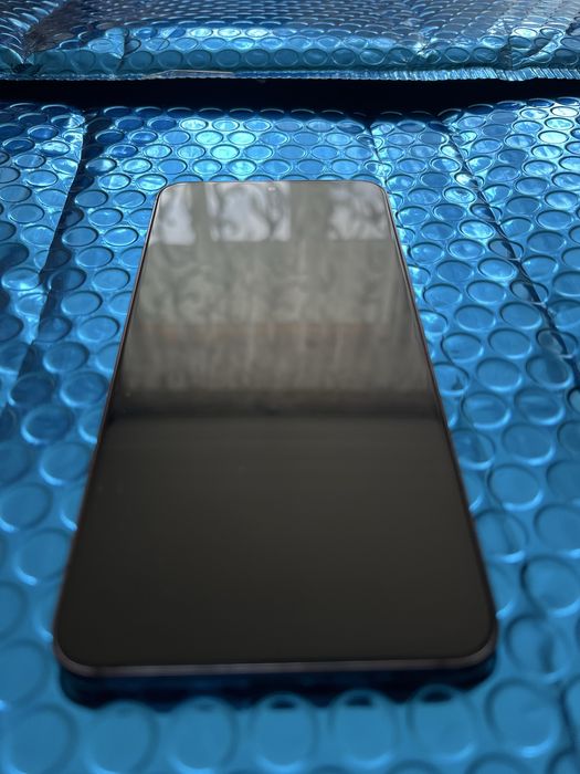 Телефон Samsung Galaxy S22 Onyx Black 8/128 стан 9+/10