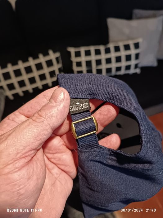 Vendo boné Stone island