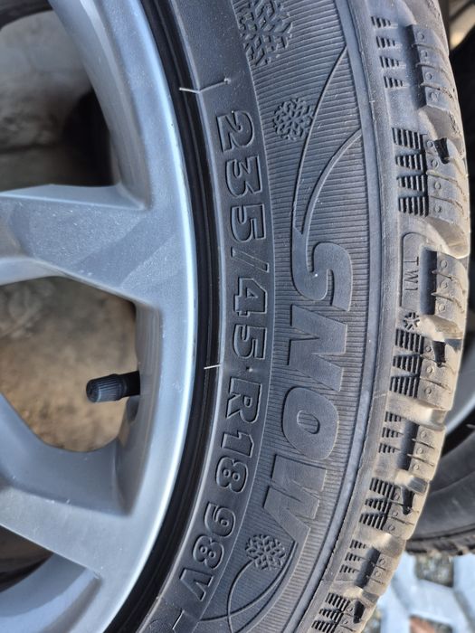 235/45r18 Kormoran