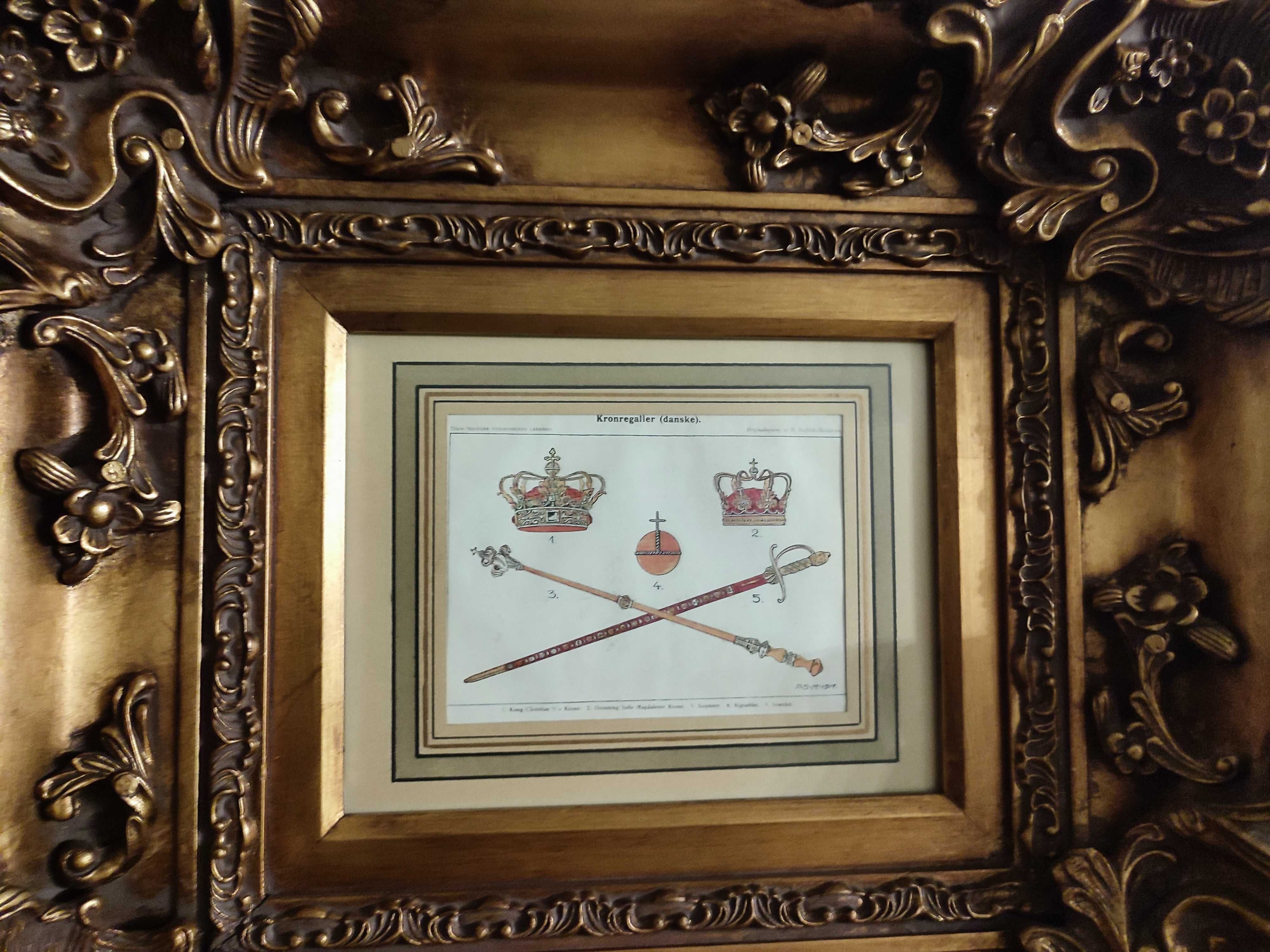 Quadro dourado com moldura trabalhada
