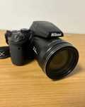Nikon Coolpix P900 – 16 MP aparat cyfrowy, obiektyw 24–2000 mm.