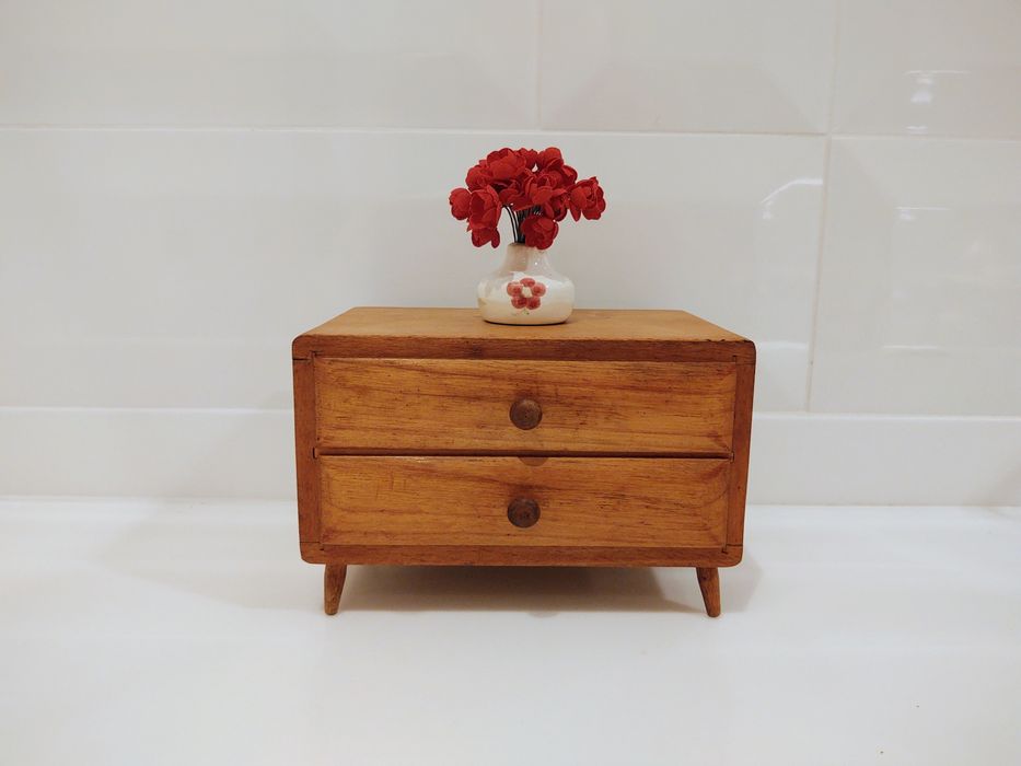 Komoda szafka szafeczka dla lalek zabawka lata 60te sygnowana antyk