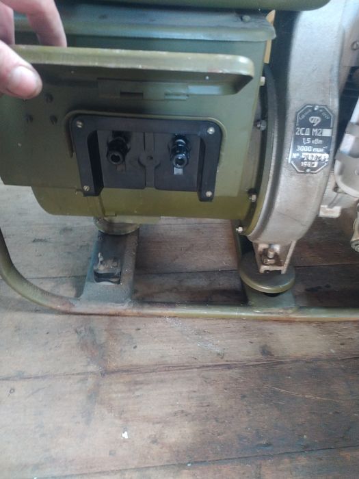 Продам генератор бензин