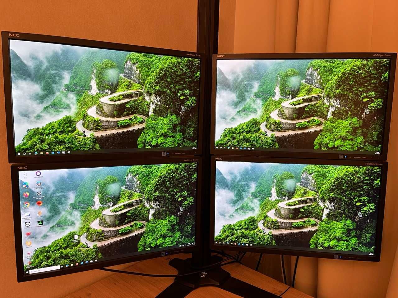 4 Monitory i komputer Intel i5-4590 / 12GB / 256GB / Windows 10 Pro