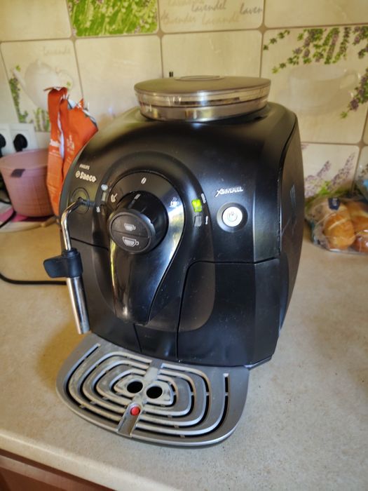 Philips Saeco XSmall mały ekspres do kawy ceramiczny młynek HD8745