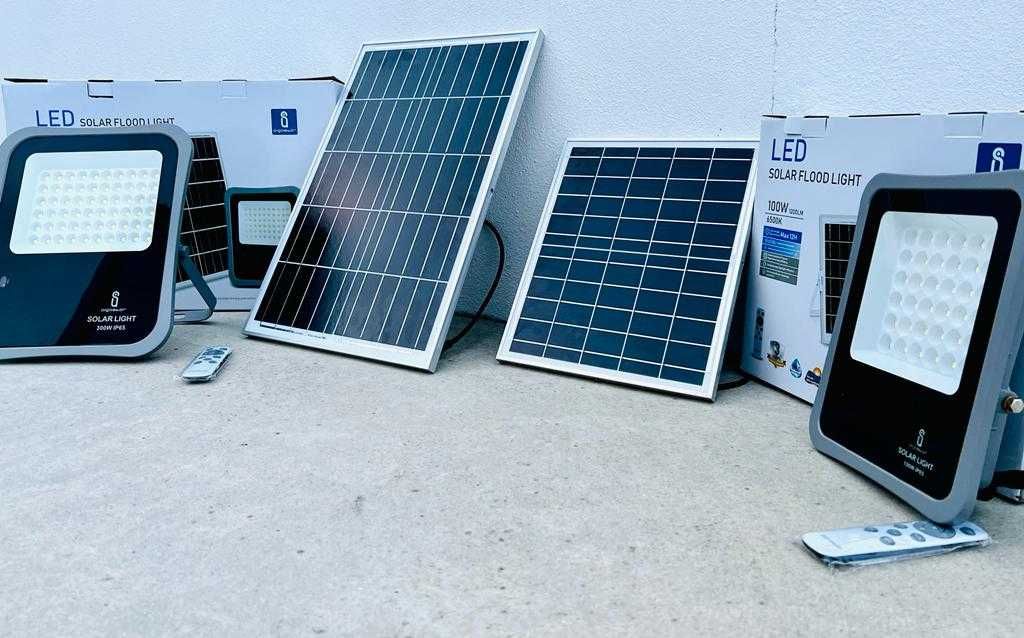 Projetores LED c/ Painel SOLAR - 100% Autónomos - NOVOS