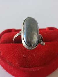 Srebrny pierścionek antyk podłużny rozmiar 12