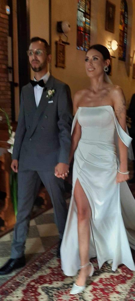 Suknia ślubna elegancka nowoczesna