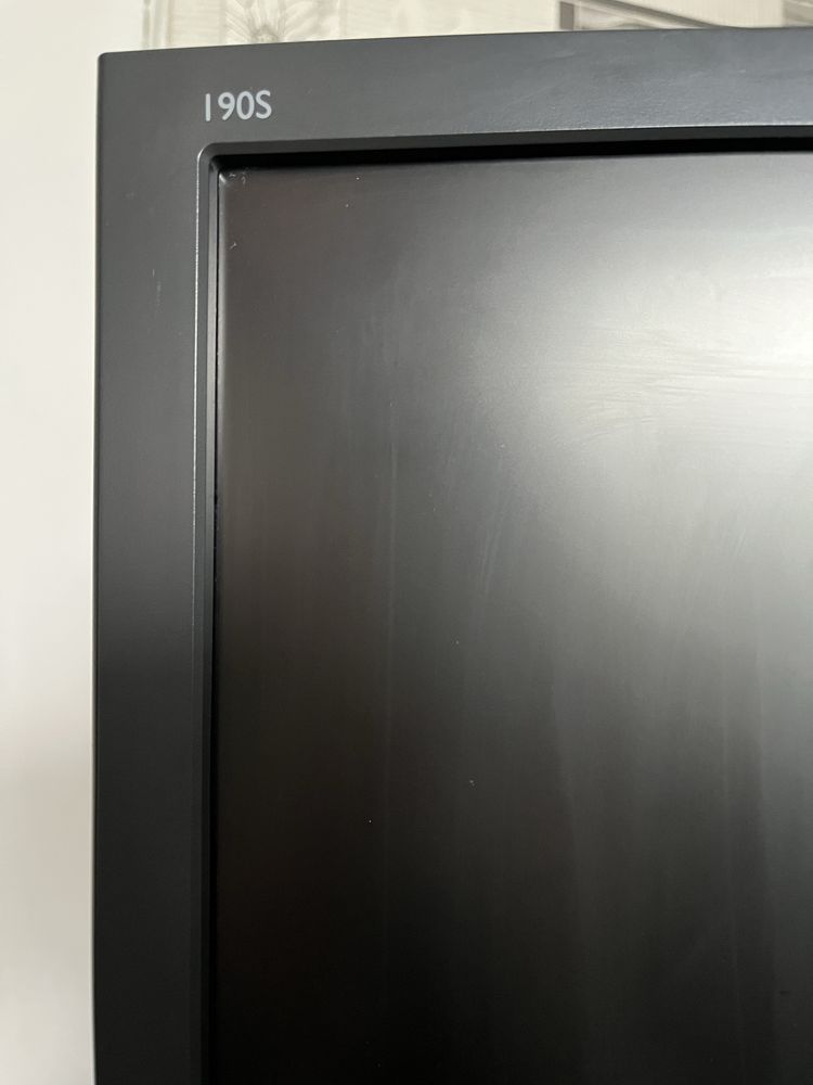 Монітор Philips i90s
