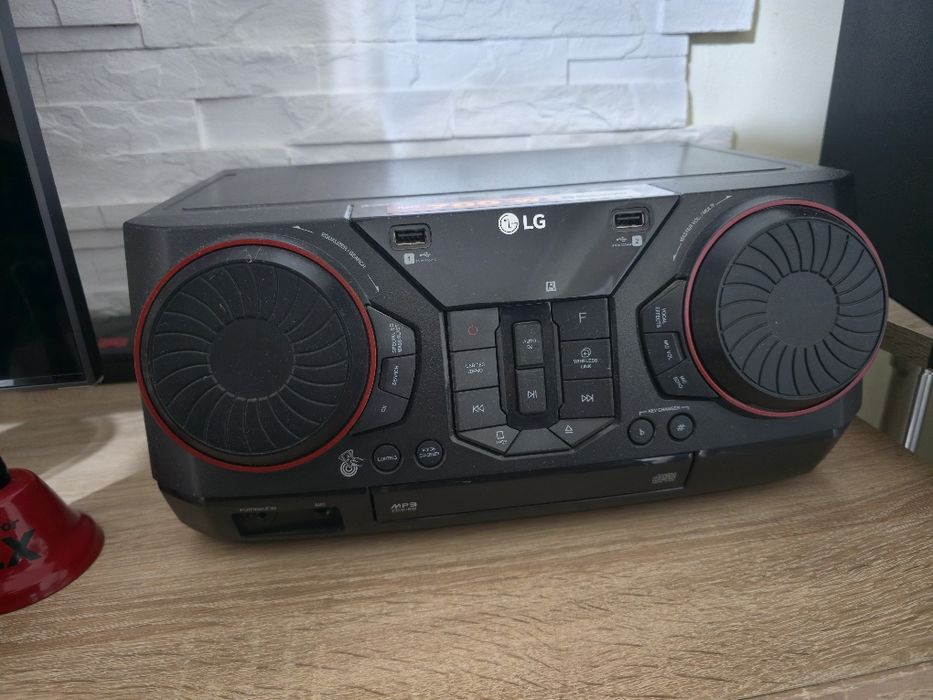 Wieża Hi-Fi LG CK56 700W