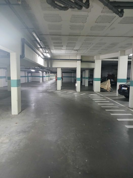 Arrenda-se Lugar de Garagem Paranhos Vale Formoso Arca D'Água Lidl