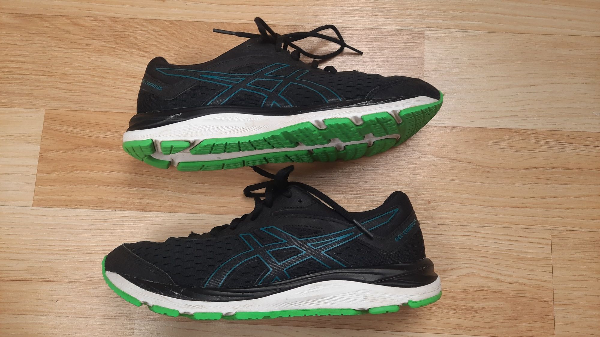 Buty Asics Gel-Cumulus 20 GS model 1014A003 roz. 39