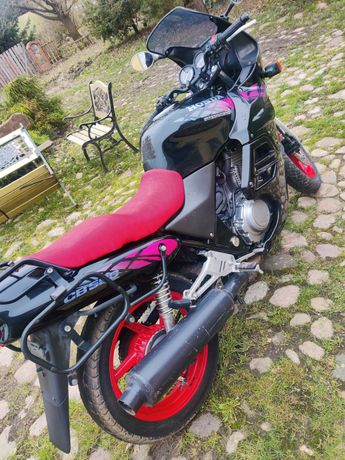 HONDA CB 500 1.9.9.5r.