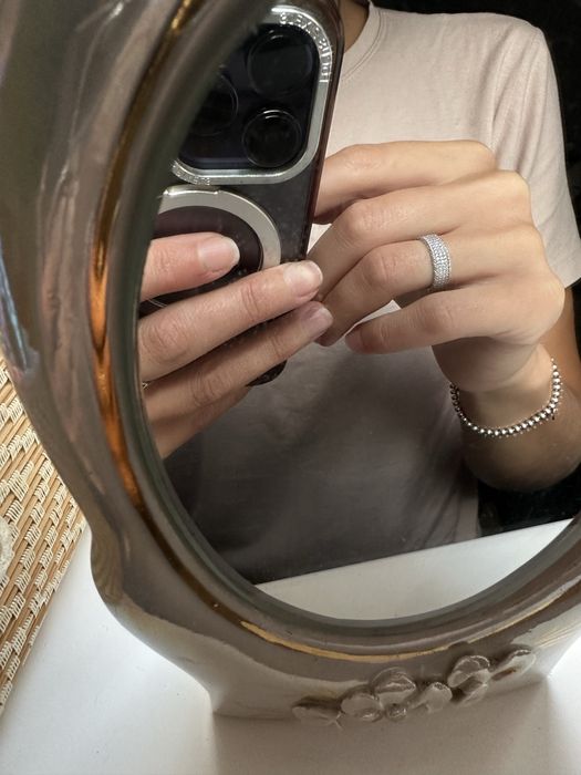 Стильне якісне срібне з камінцями колечко, перстень, дешево