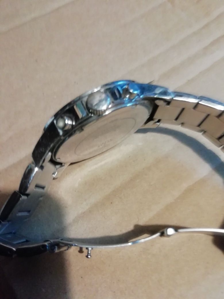 Zegarek GUESS W0668G7.