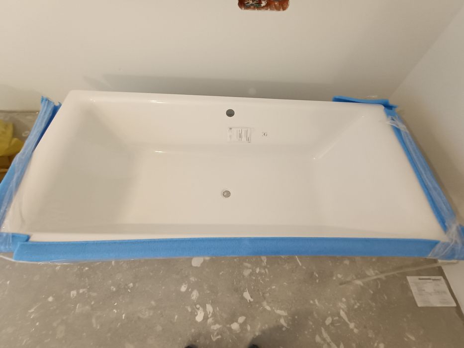 Sprzedam wannę z wadą fabryczną, wszystko nowe