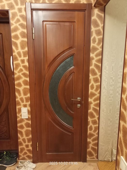 Продам міжкімнатні двері сосна б/в