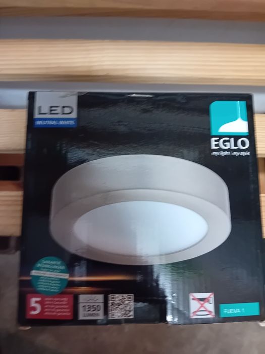 Candeeiro led Eglo