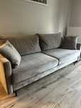 Sofa rozkładna na nóżkach
