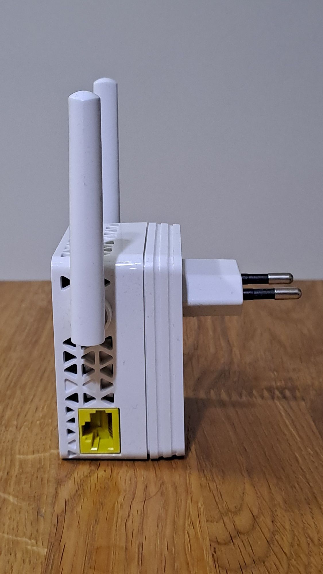 Wzmacniacz/repeater wifi Netgear EX3700
