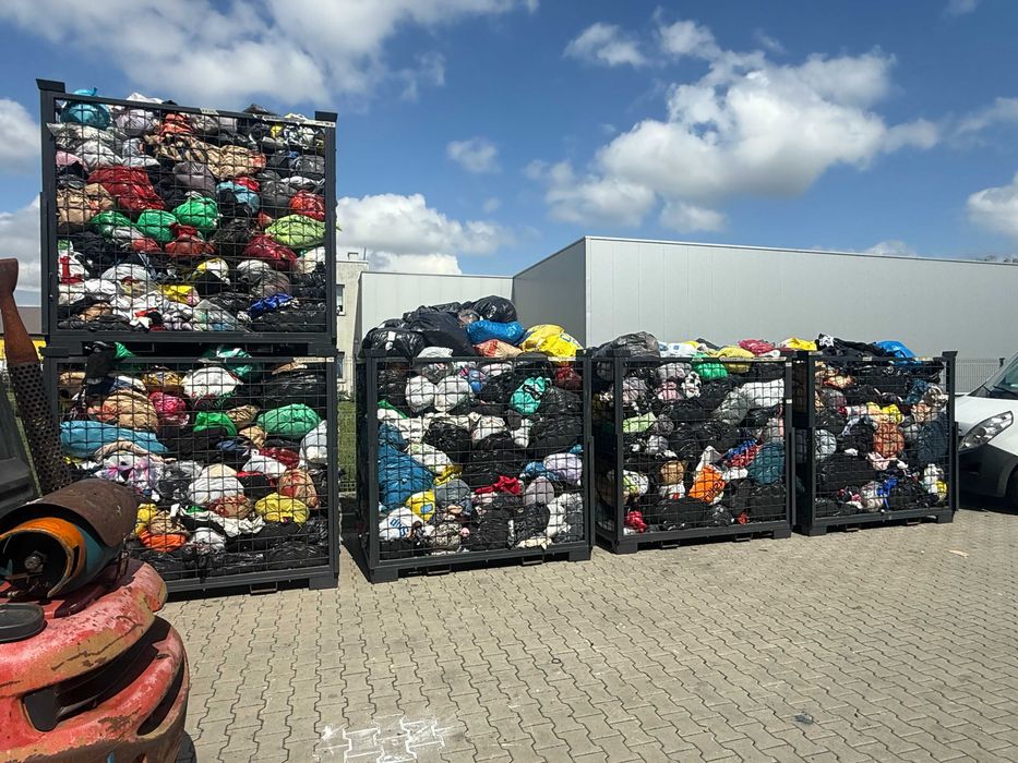 Odzież używana niesortowana z Szwecji - 2,6/kg