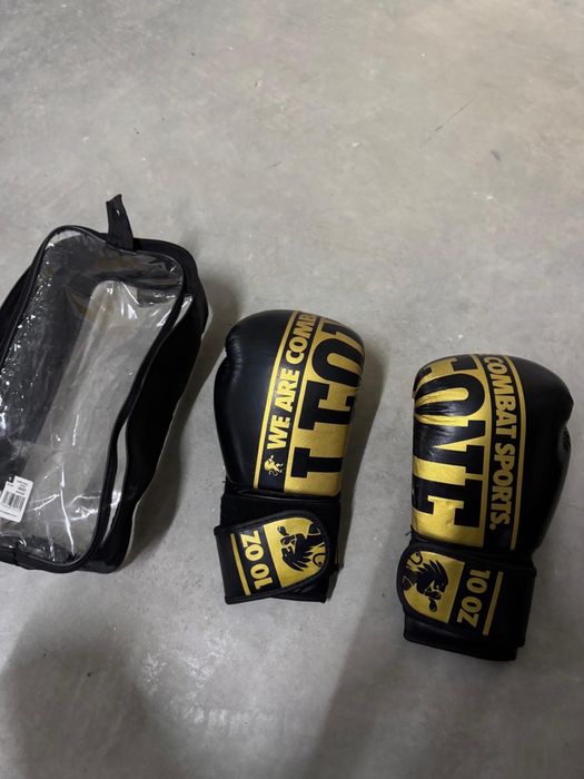 Luvas e caneleiras kickbox