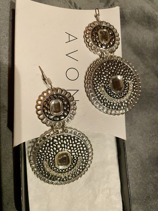 Brincos Avon novos