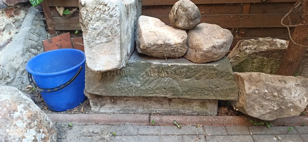 Stary Piaskowiec Antyk.