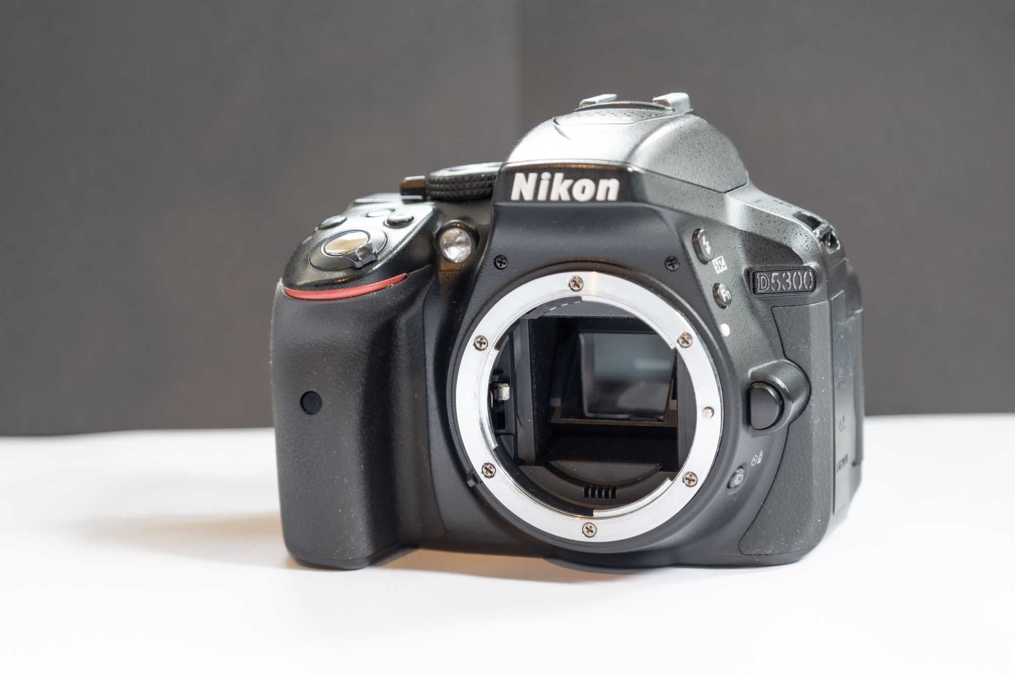 NIKON D5300 ZESTAW aparat lustrzanka Stan Bardzo Dobry