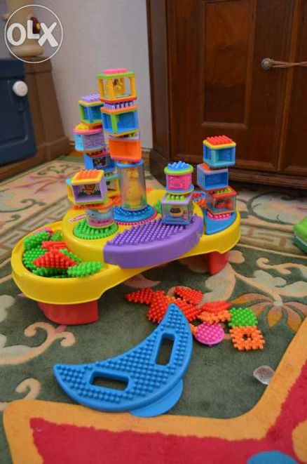 Стол-конструктор playskool Clipo Creativity Table и строительные кубик