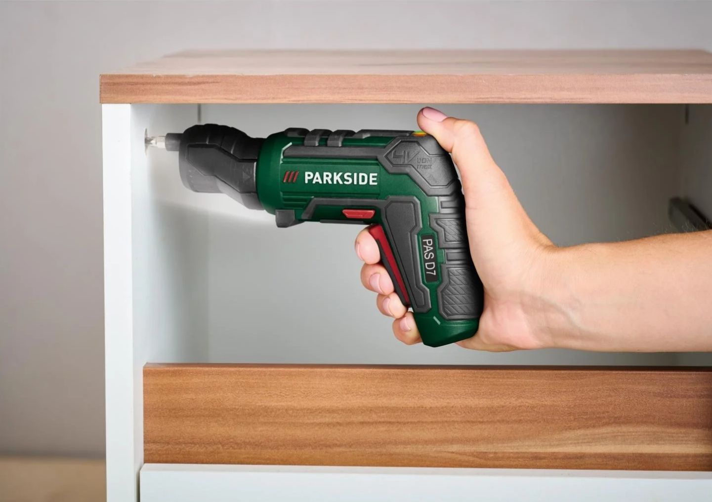 Универс аккумуляторн отвертка GERMAN Parkside PAS 4/шуруповерт/викрутк